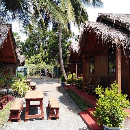 Blue Ocean Cabana Hotel Trincomalee Exterior foto