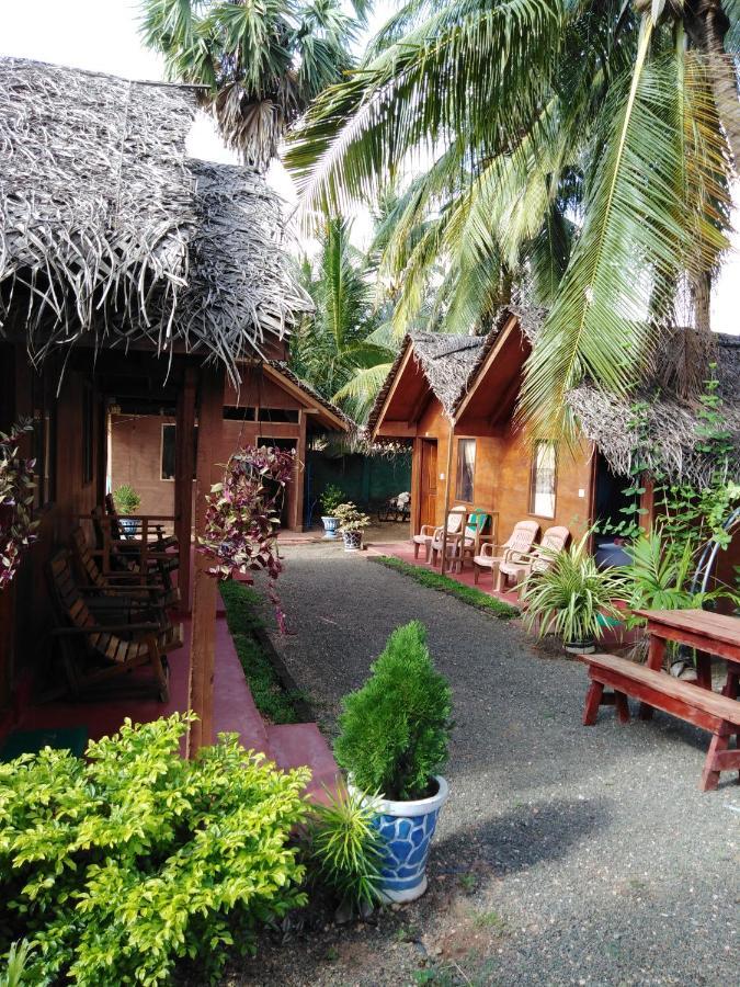 Blue Ocean Cabana Hotel Trincomalee Exterior foto
